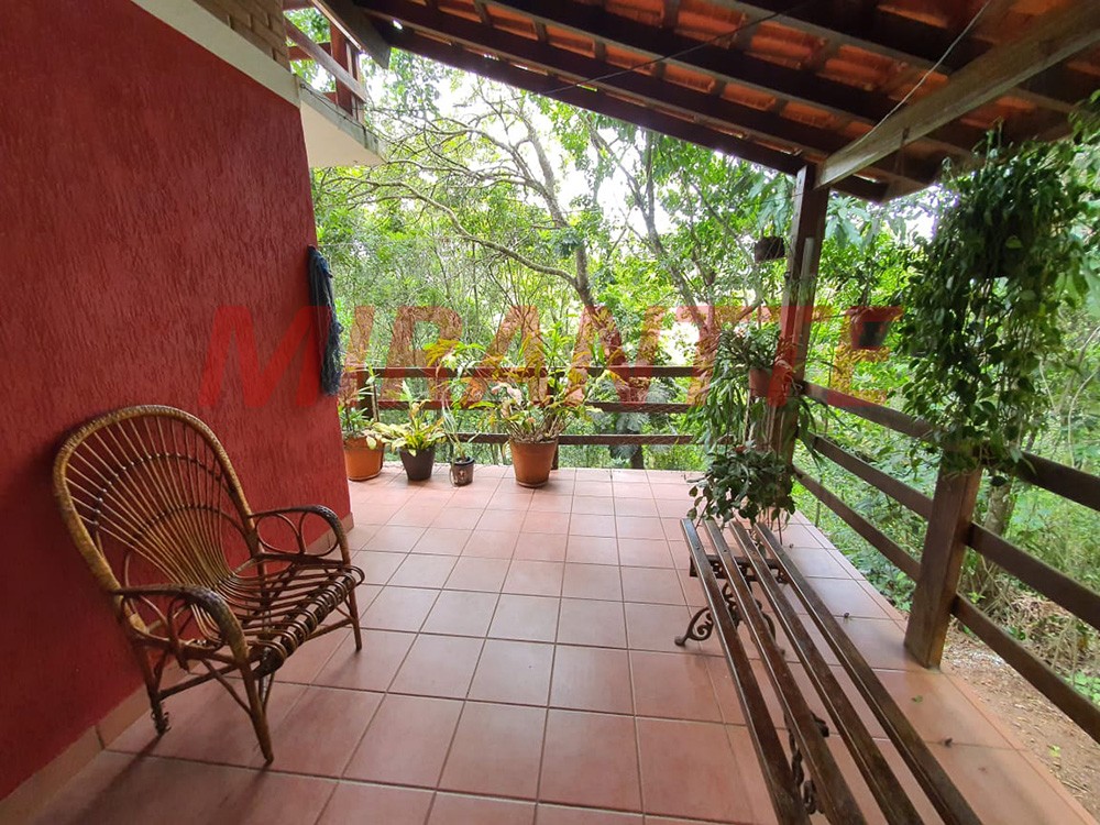 Sobrado de 230m² com 4 quartos em Serra Da Cantareira