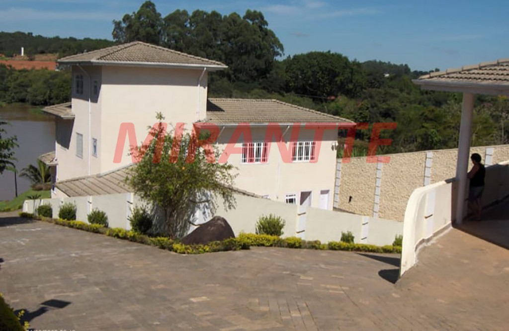 Sobrado de 500m² com 5 quartos em Usina