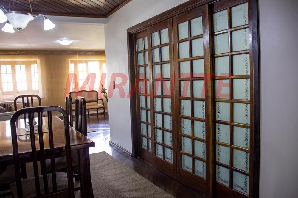 Sobrado de 1994m² com 3 quartos em Vila Rosaria