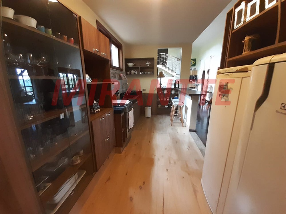 Sobrado de 405m² com 3 quartos em Serra da Cantareira