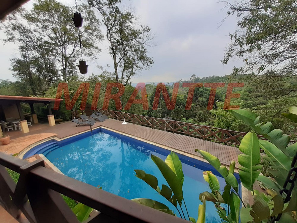 Sobrado de 405m² com 3 quartos em Serra da Cantareira