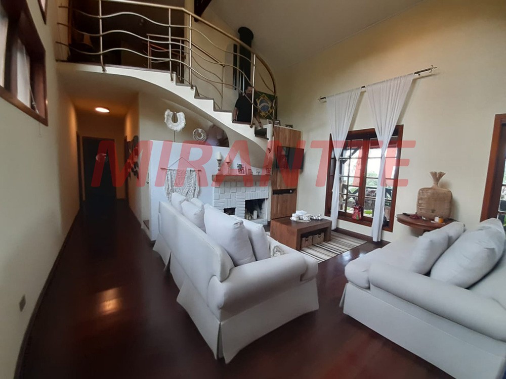 Sobrado de 405m² com 3 quartos em Serra da Cantareira