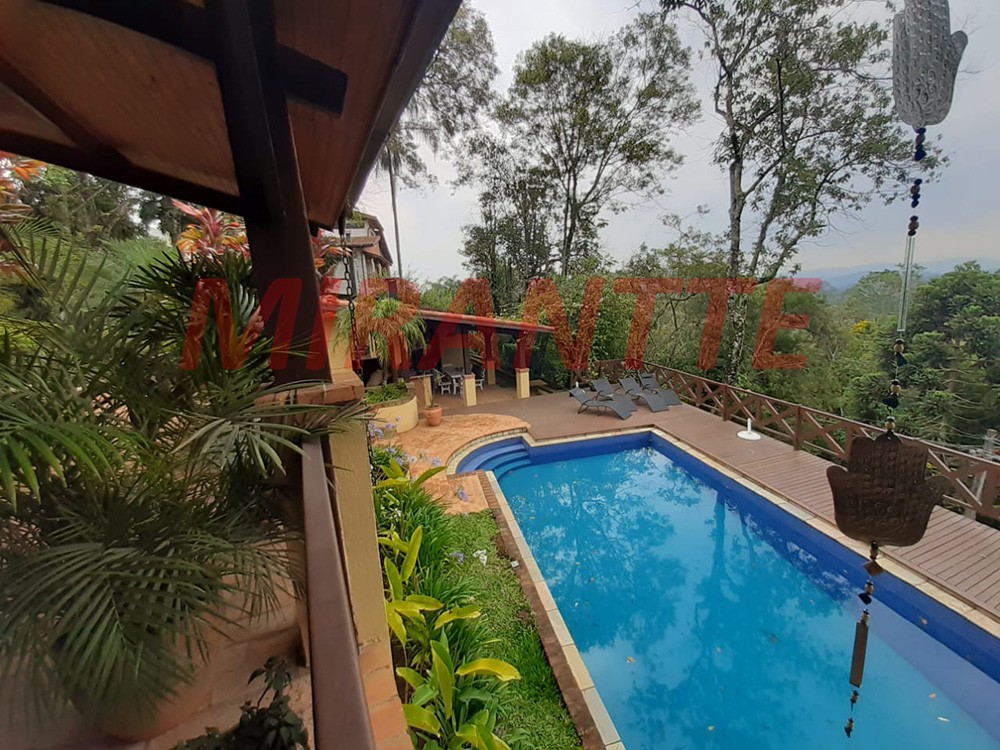 Sobrado de 405m² com 3 quartos em Serra da Cantareira