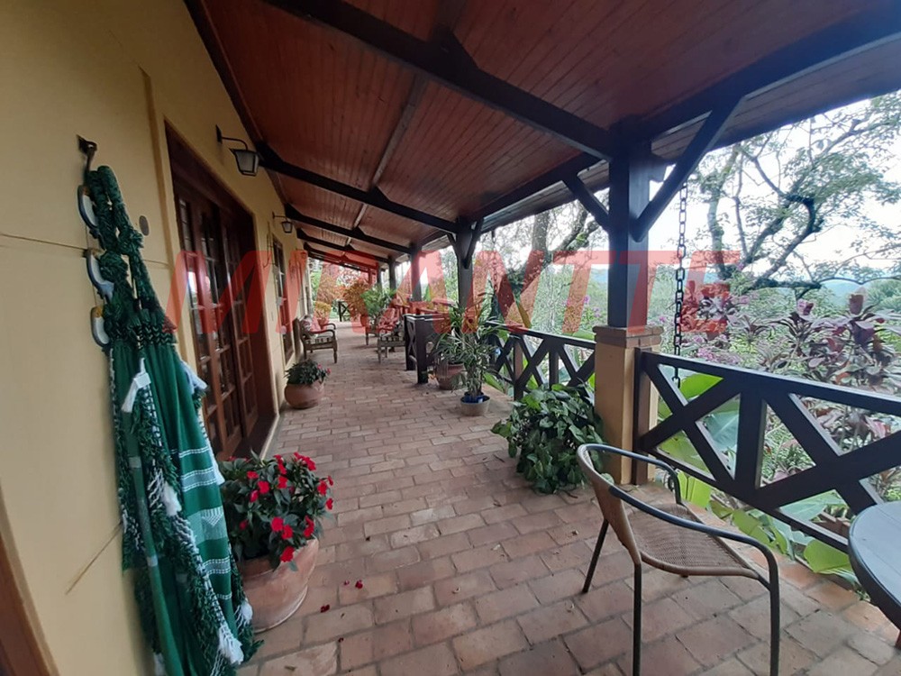 Sobrado de 405m² com 3 quartos em Serra da Cantareira