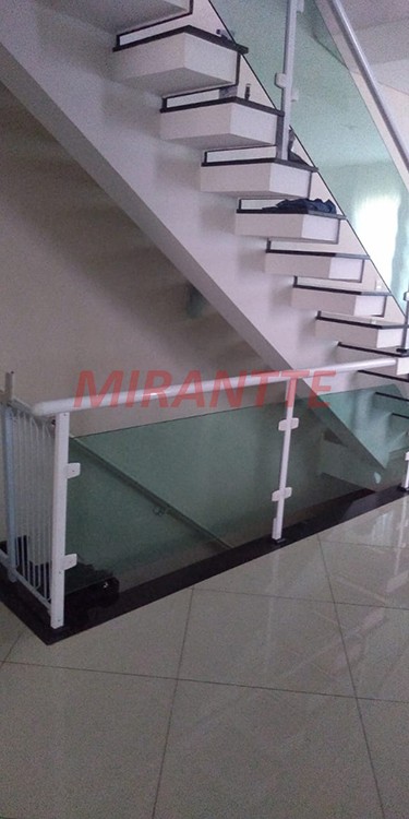 Sobrado de 170m² com 3 quartos em Parque Vitória