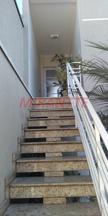 Sobrado de 170m² com 3 quartos em Parque Vitória