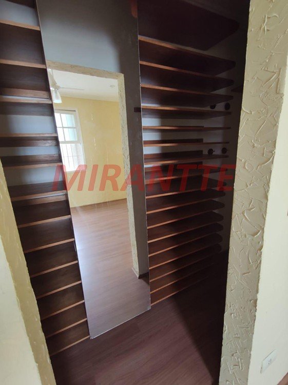 Casa terrea de 230m² com 3 quartos em Santana