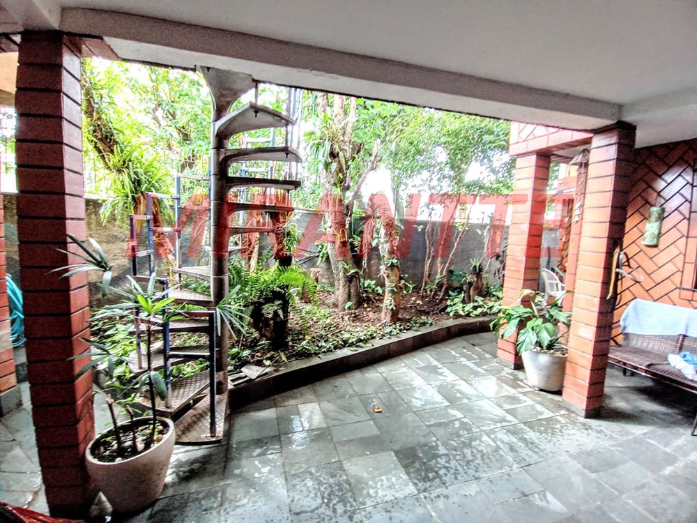 Sobrado de 180m² com 4 quartos em Jardim Tremembé