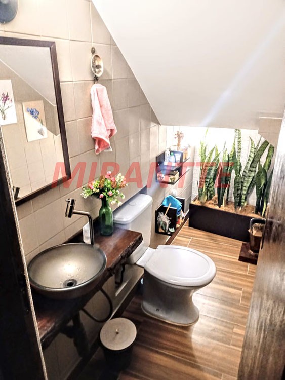 Sobrado de 180m² com 4 quartos em Jardim Tremembé