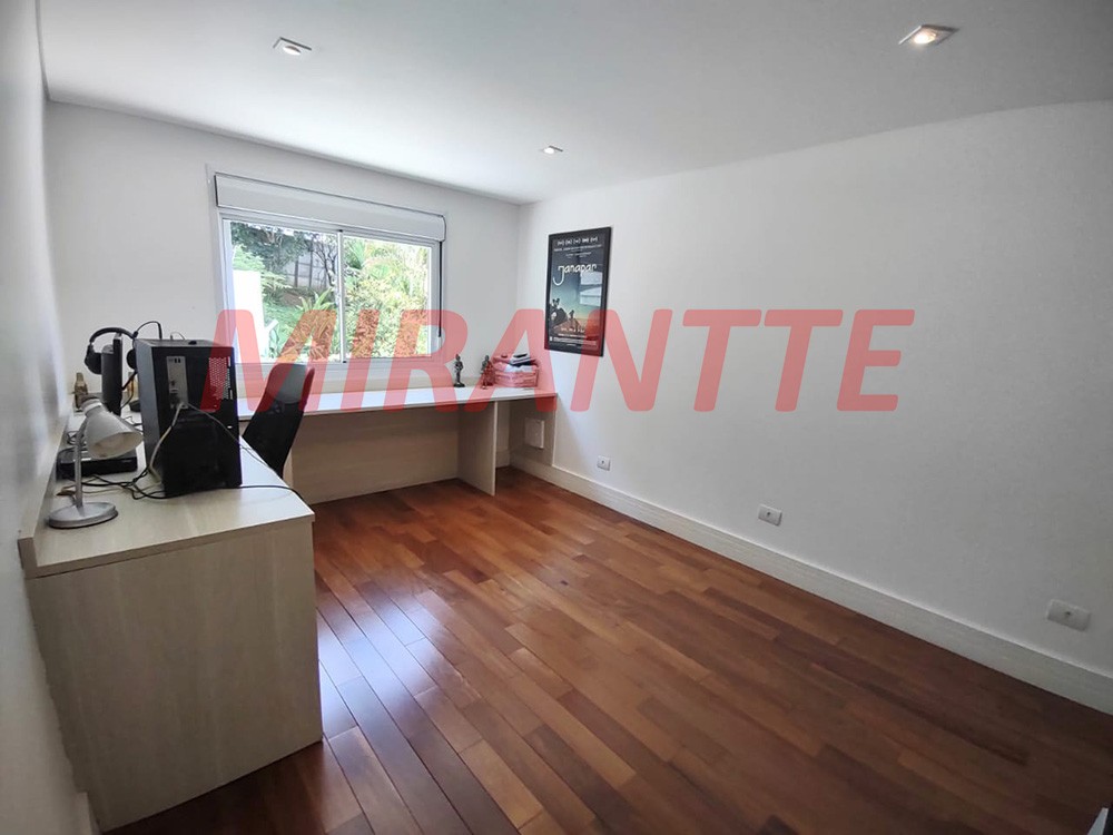 Sobrado de 356m² com 3 quartos em Jardim Kherlakian