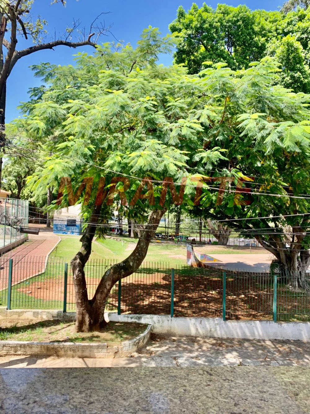 Sobrado com 3 quartos em Vila Galvão
