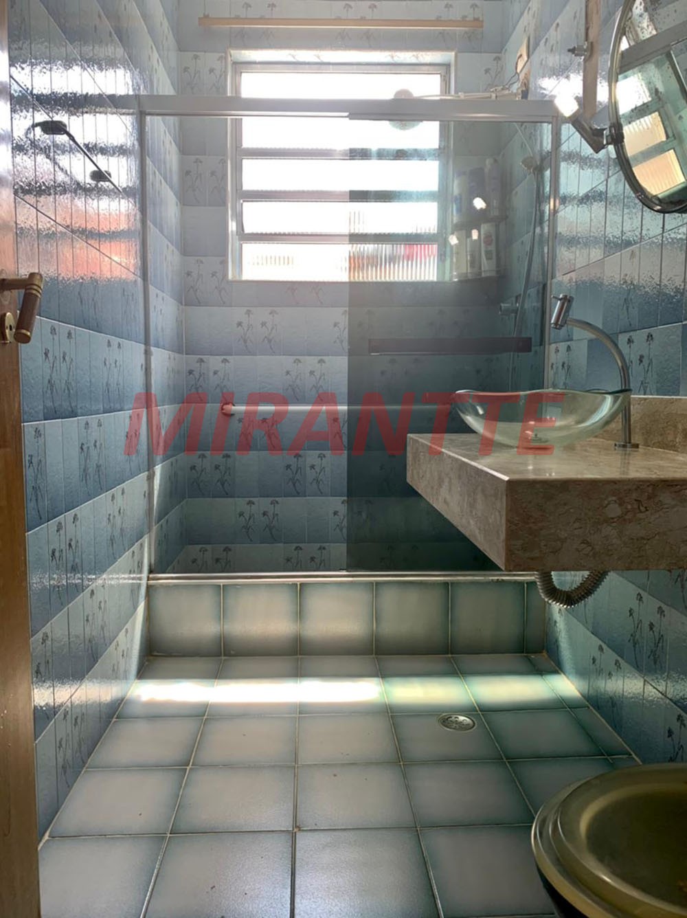 Sobrado com 3 quartos em Vila Galvão