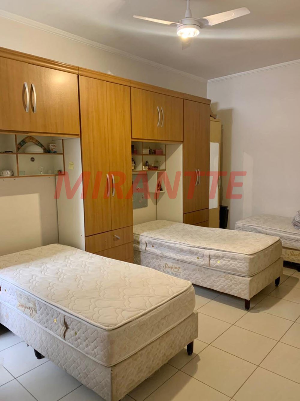 Sobrado com 3 quartos em Vila Galvão