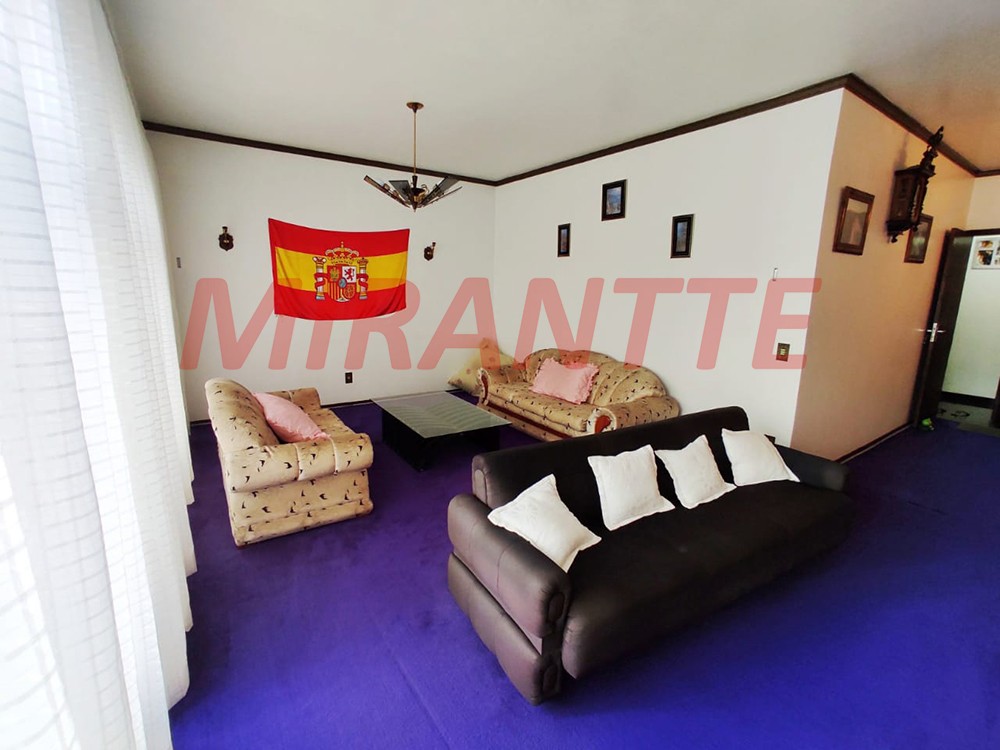 Sobrado de 200m² com 2 quartos em Jardim Tremembé