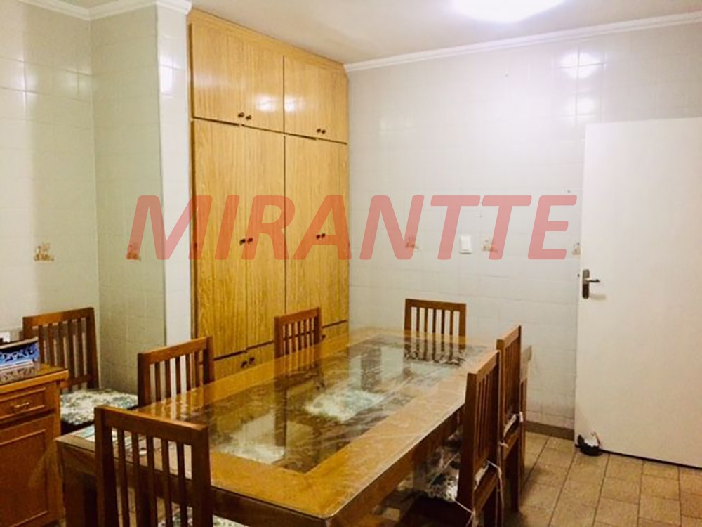 Sobrado de 195m² com 3 quartos em Santana