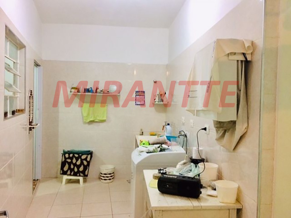 Sobrado de 195m² com 3 quartos em Santana