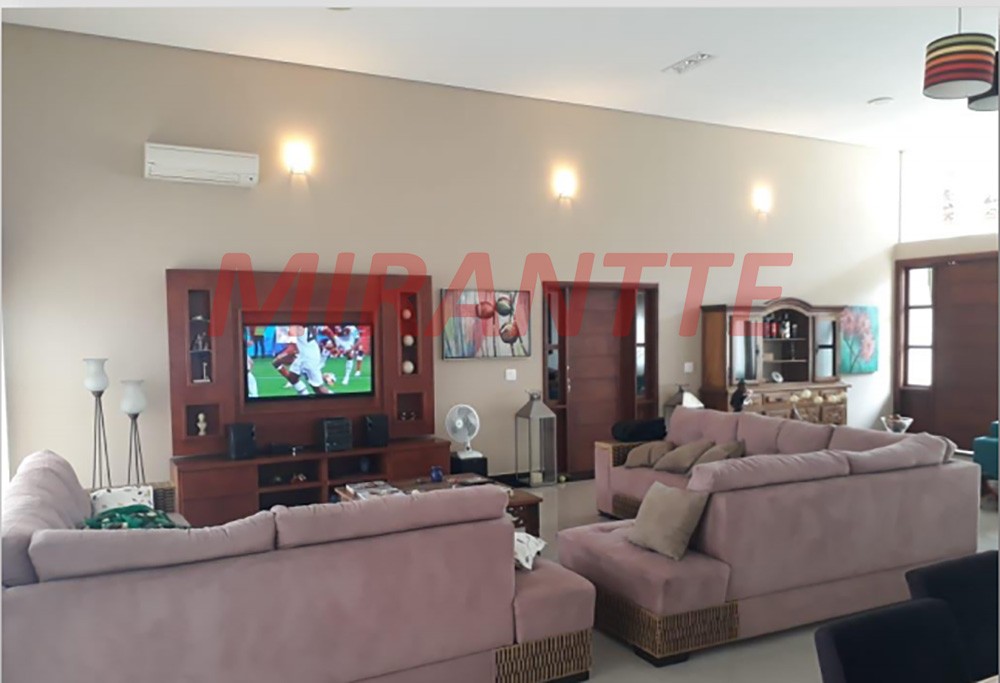Casa terrea de 850m² com 6 quartos em Carmelitas
