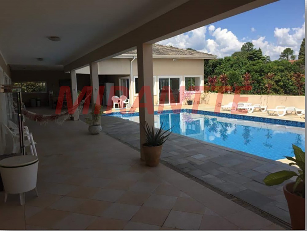 Casa terrea de 850m² com 6 quartos em Carmelitas