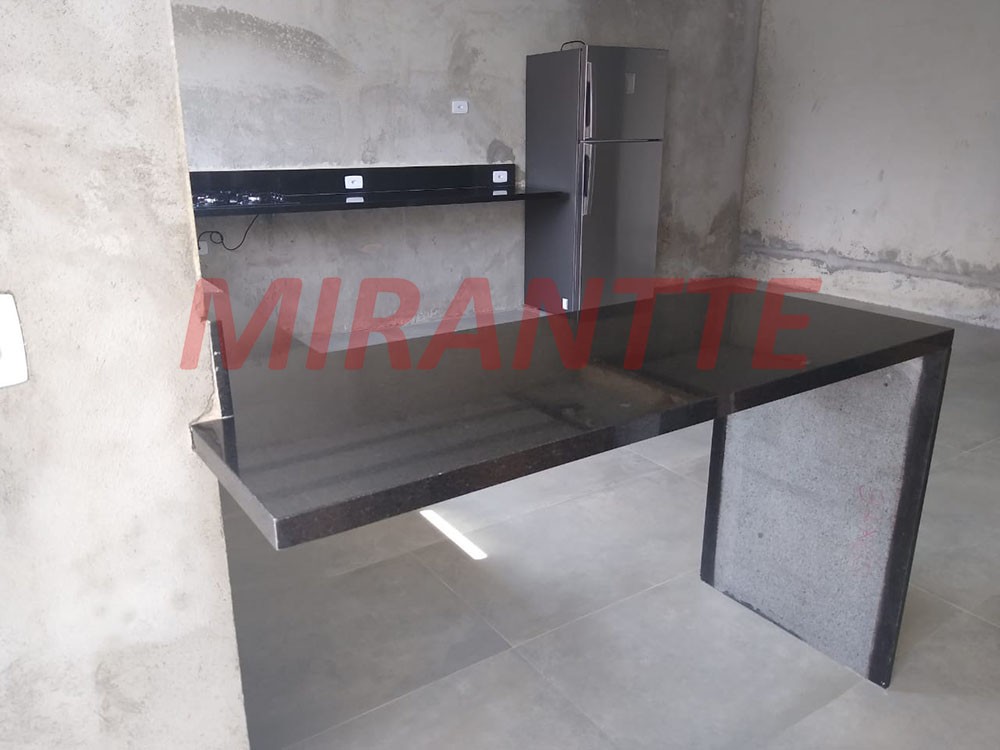 Sobrado de 218m² com 4 quartos em Vila Rosália