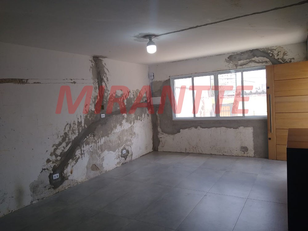 Sobrado de 218m² com 4 quartos em Vila Rosália