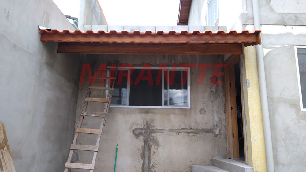 Sobrado de 218m² com 4 quartos em Vila Rosália