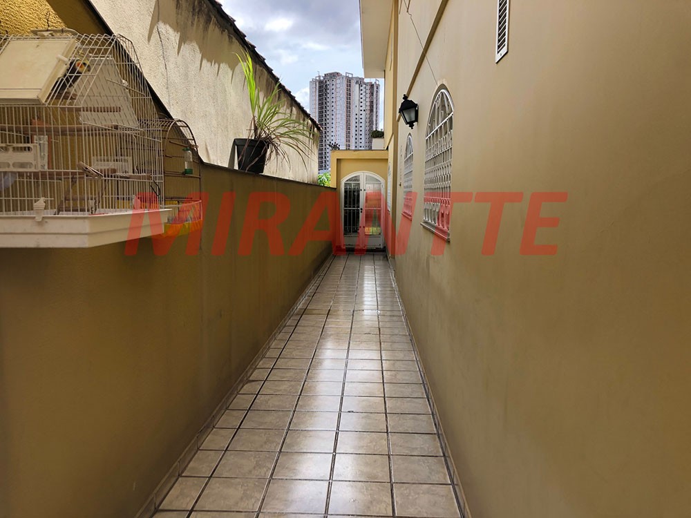 Sobrado de 250m² com 3 quartos em Vila Galvão