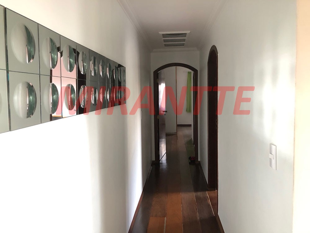 Sobrado de 250m² com 3 quartos em Vila Galvão