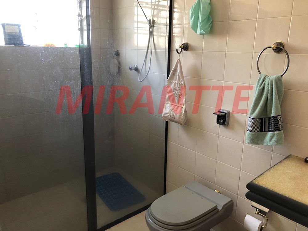 Sobrado de 250m² com 3 quartos em Vila Galvão
