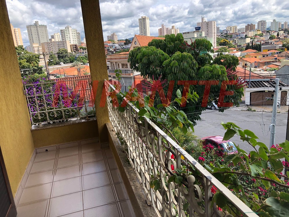 Sobrado de 250m² com 3 quartos em Vila Galvão