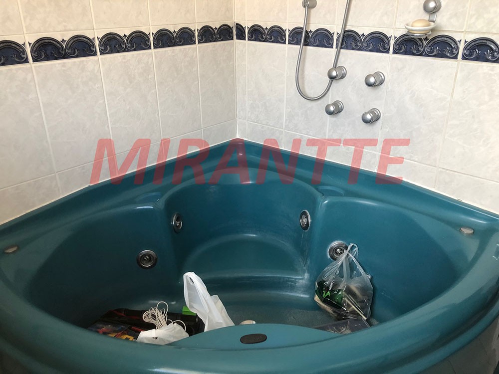 Sobrado de 250m² com 3 quartos em Vila Galvão