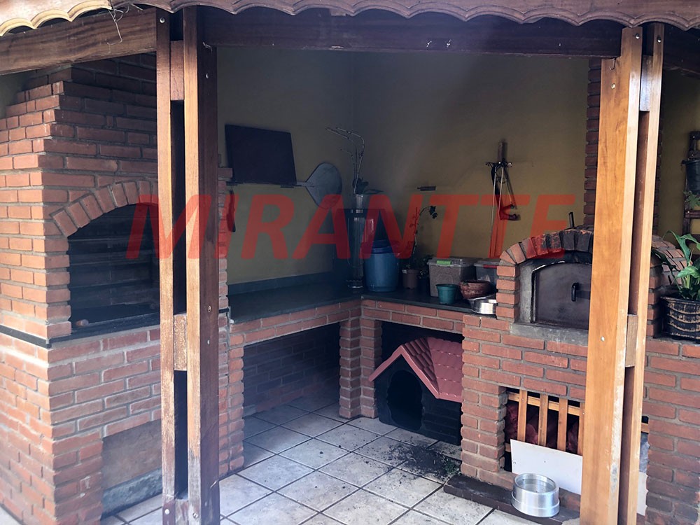 Sobrado de 250m² com 3 quartos em Vila Galvão