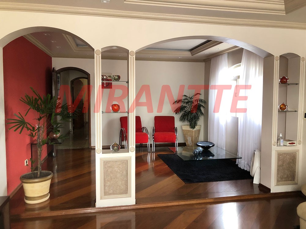 Sobrado de 250m² com 3 quartos em Vila Galvão