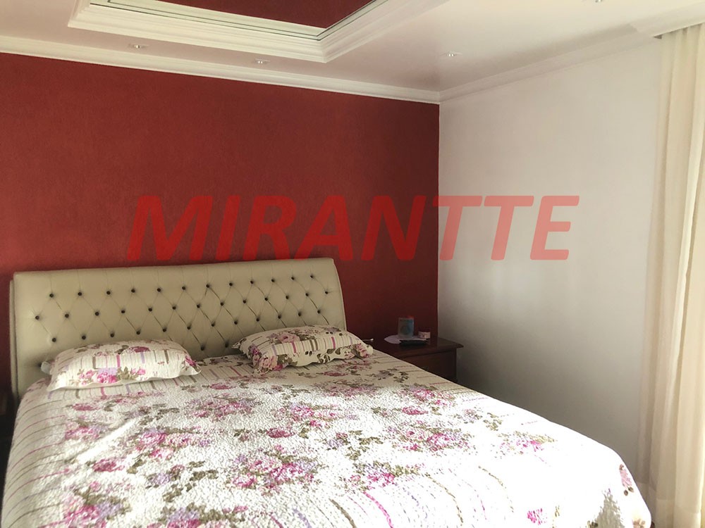Sobrado de 250m² com 3 quartos em Vila Galvão