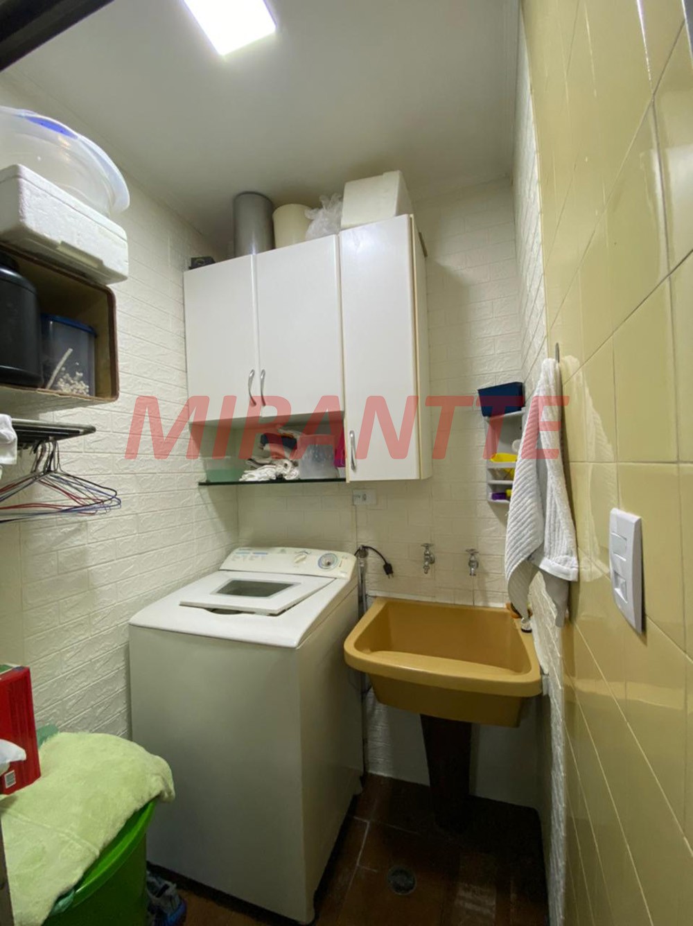 Sobrado de 170m² com 4 quartos em Água Fria