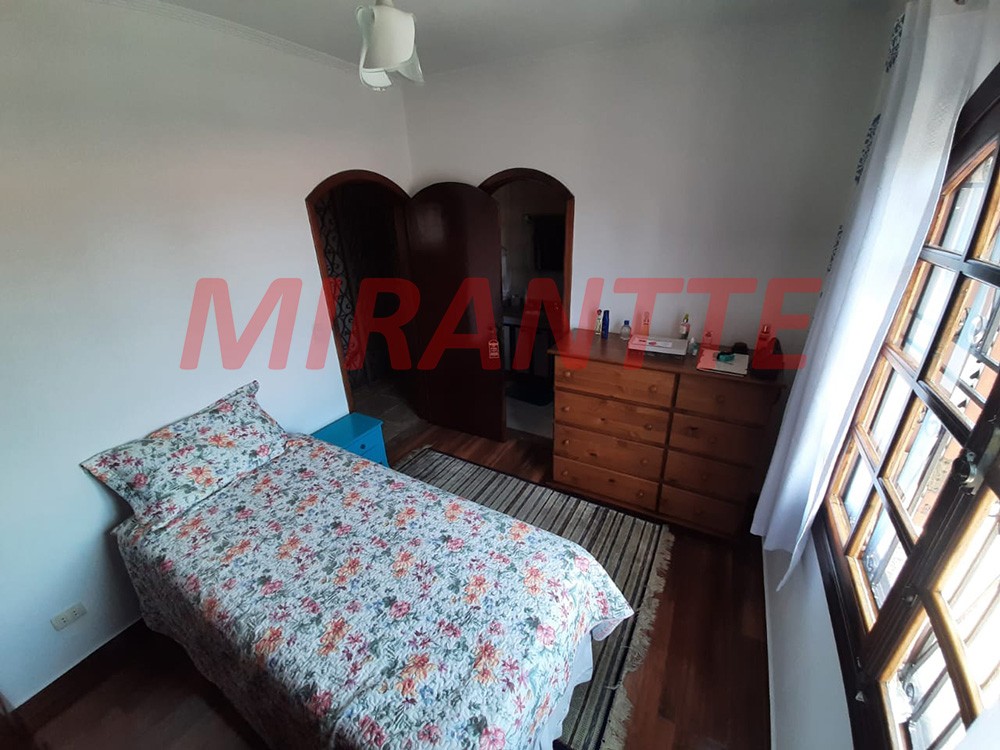 Sobrado de 450m² com 3 quartos em Barro Branco