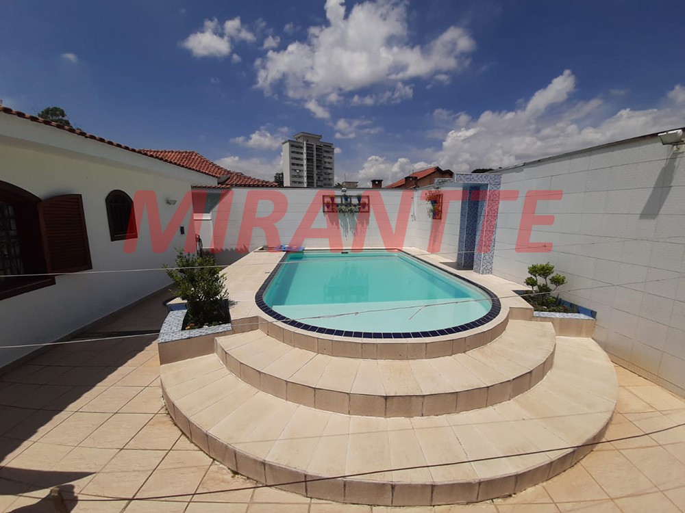 Sobrado de 450m² com 3 quartos em Barro Branco