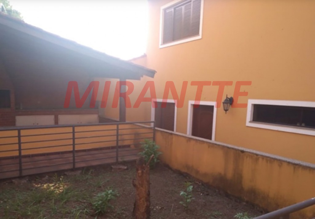 Sobrado de 288m² com 3 quartos em Jaçana