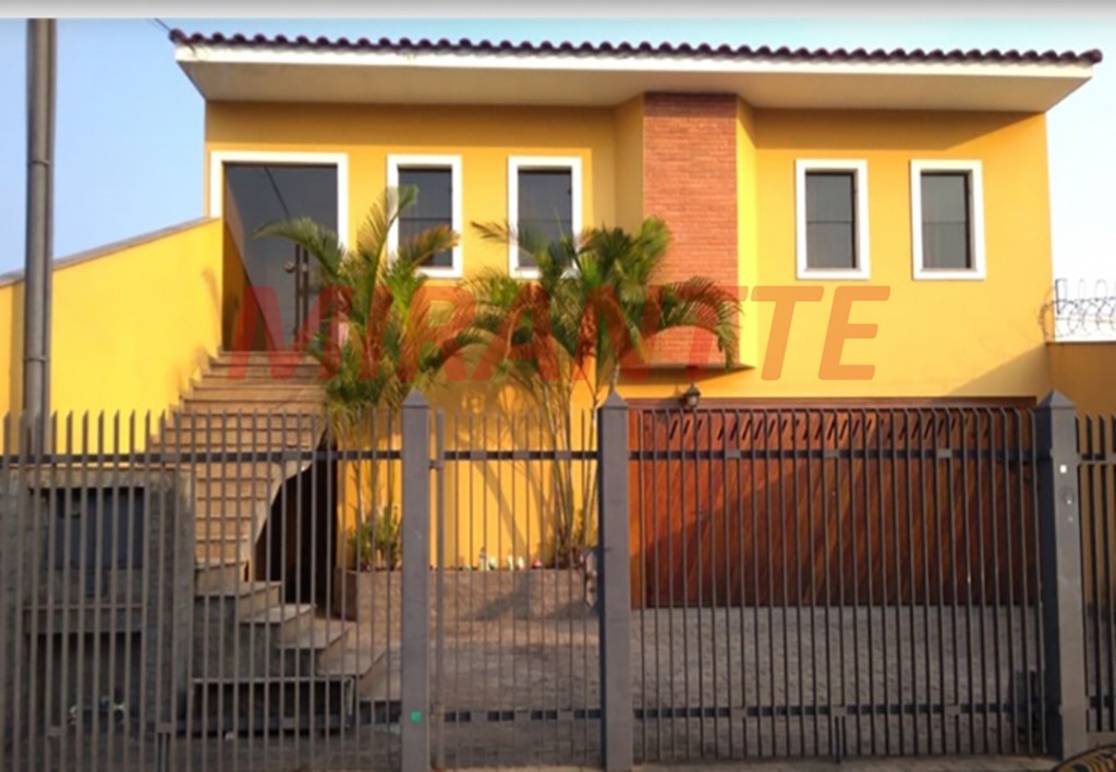 Sobrado de 288m² com 3 quartos em Jaçana