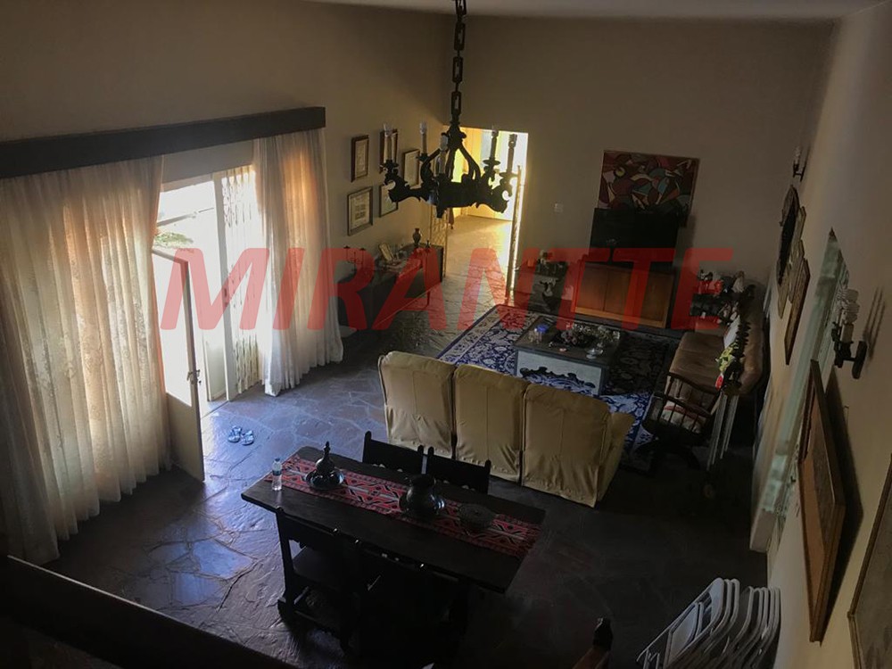 Casa terrea de 434m² com 4 quartos em Tremembe