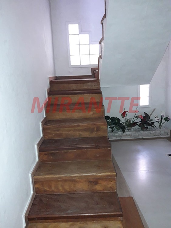 Sobrado com 4 quartos em Serra Da Cantareira