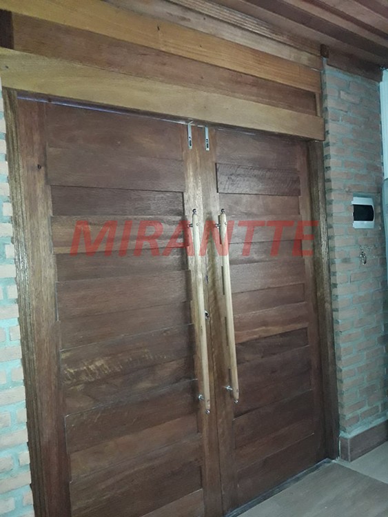 Sobrado com 4 quartos em Serra Da Cantareira