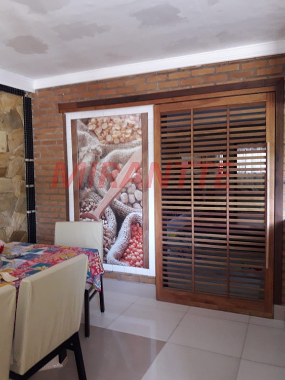 Sobrado com 4 quartos em Serra Da Cantareira