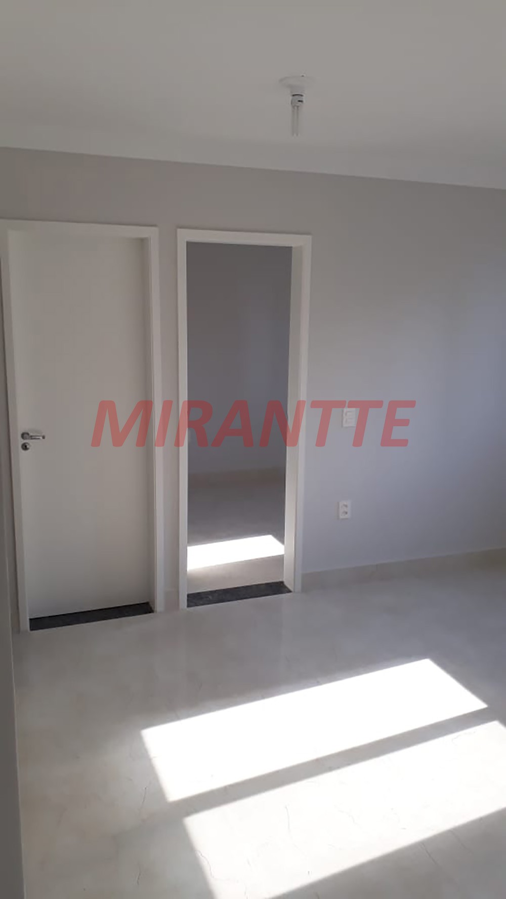 Apartamento de 42m² com 2 quartos em Santana