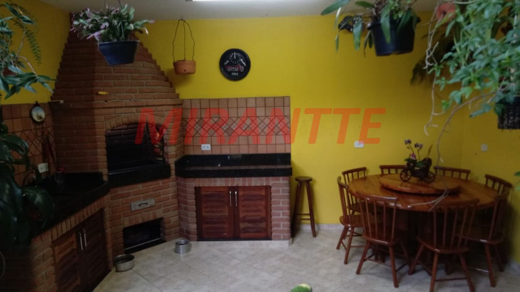 Sobrado de 138m² com 3 quartos em Vila Nhocune