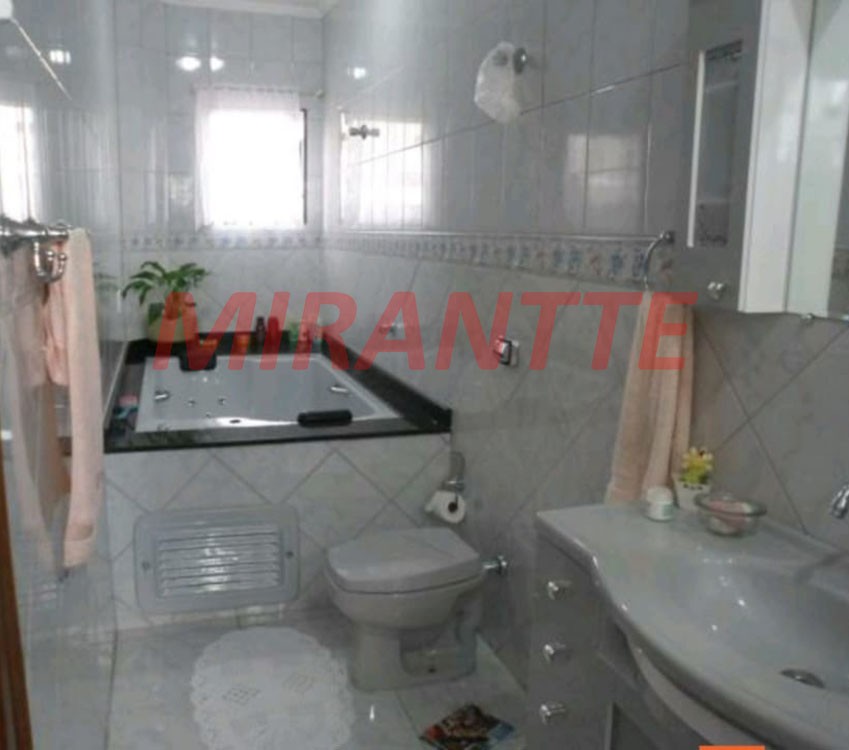 Sobrado de 138m² com 3 quartos em Vila Nhocune