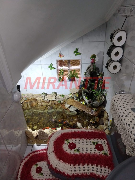 Sobrado de 138m² com 3 quartos em Vila Nhocune