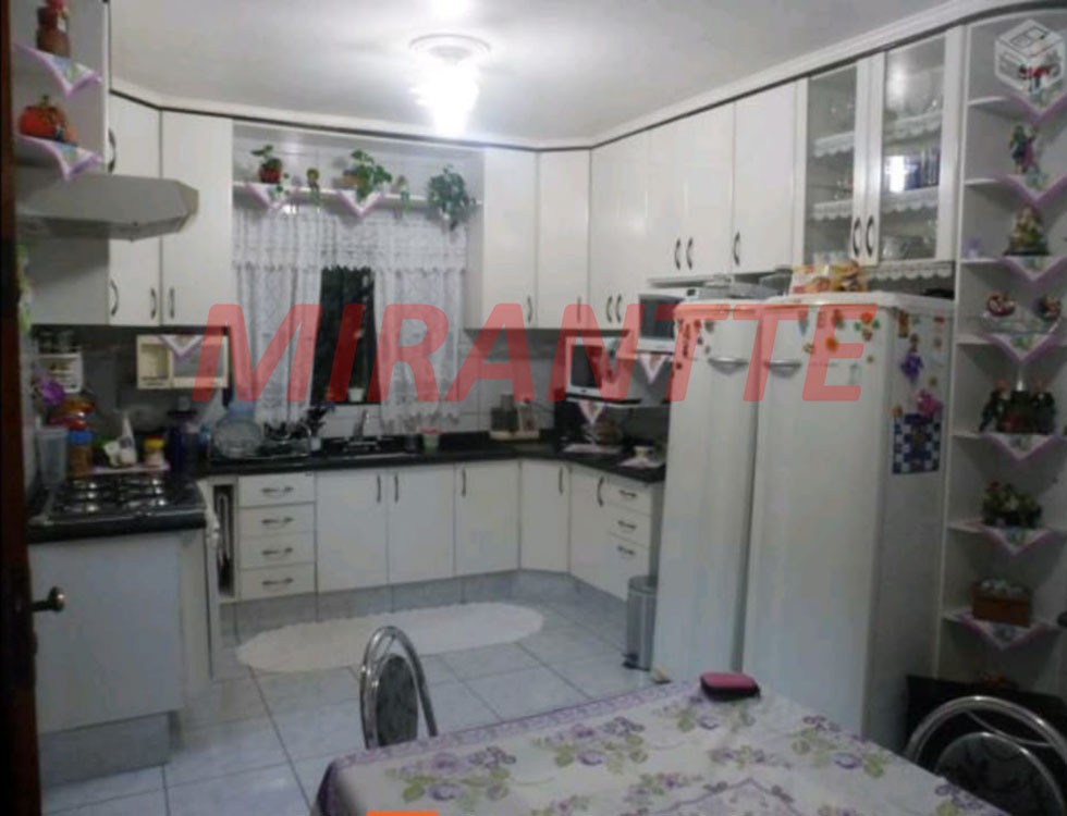 Sobrado de 138m² com 3 quartos em Vila Nhocune