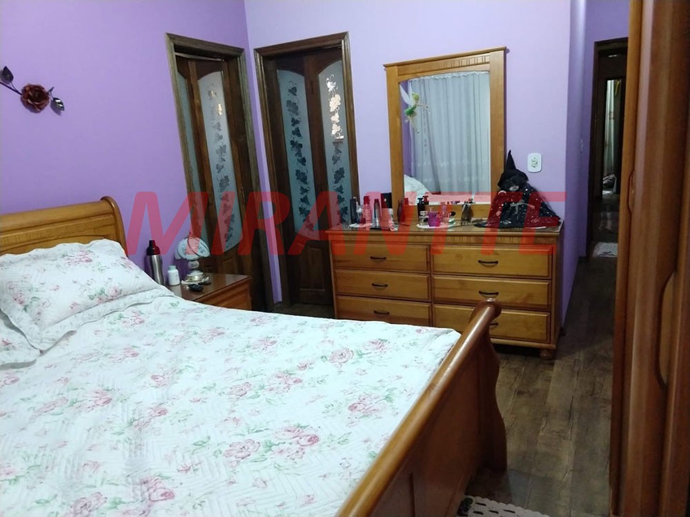 Sobrado de 138m² com 3 quartos em Vila Nhocune