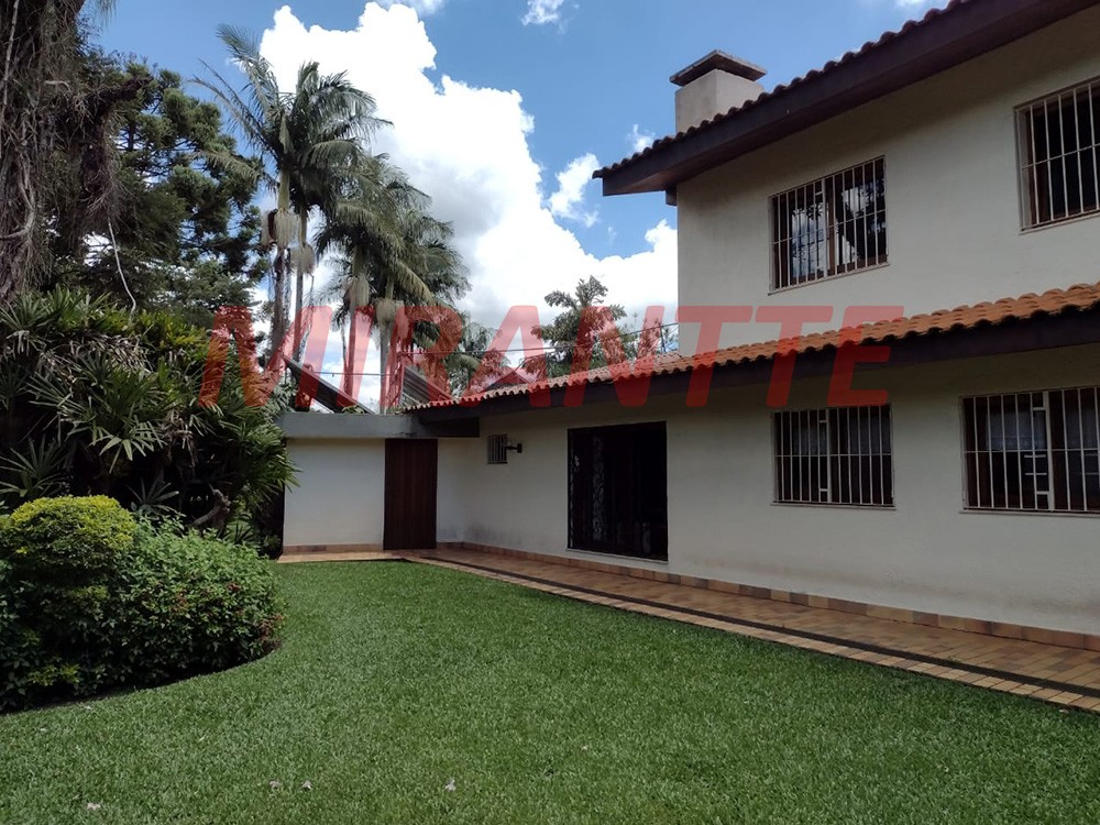 Sobrado de 620m² com 5 quartos em Serra Da Cantareira