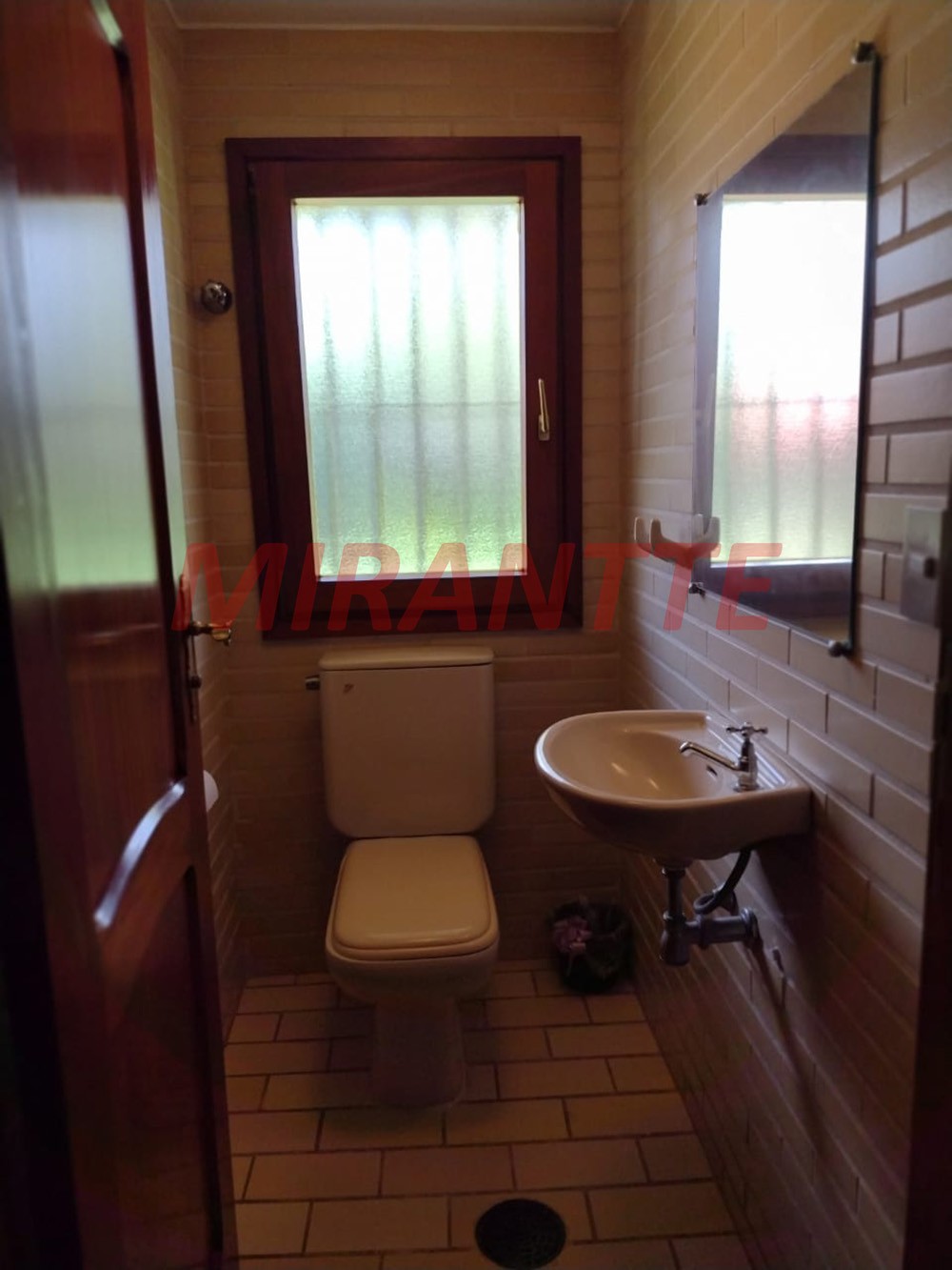 Sobrado de 620m² com 5 quartos em Serra Da Cantareira